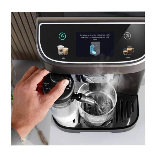 3.5-inch full color touchscreen display on DeLonghi Magnifica Plus
